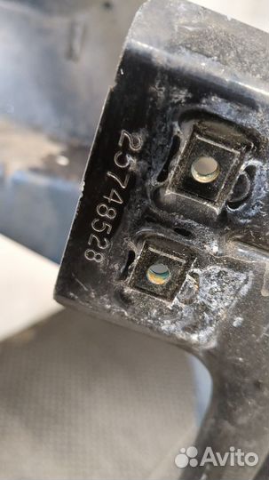 Рамка передняя Cadillac SRX