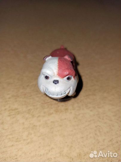 Игрушка-топпер на пробках из кинотеатра