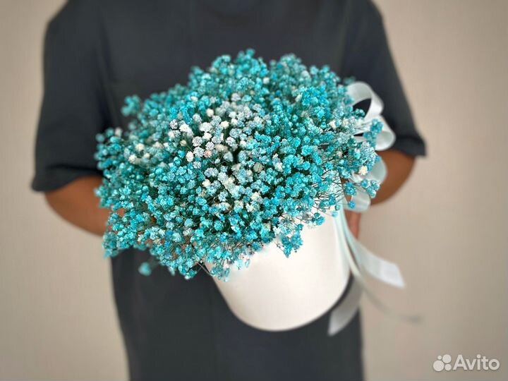 Гипсофила цветная, букет в коробке с шариком