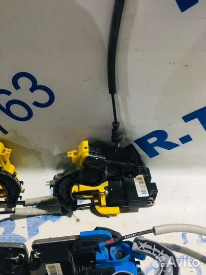 Замок двери KIA ceed JD 1.6 ат хетчбек