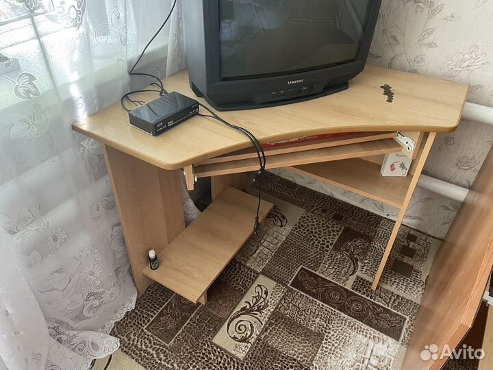 Компьютерный стол