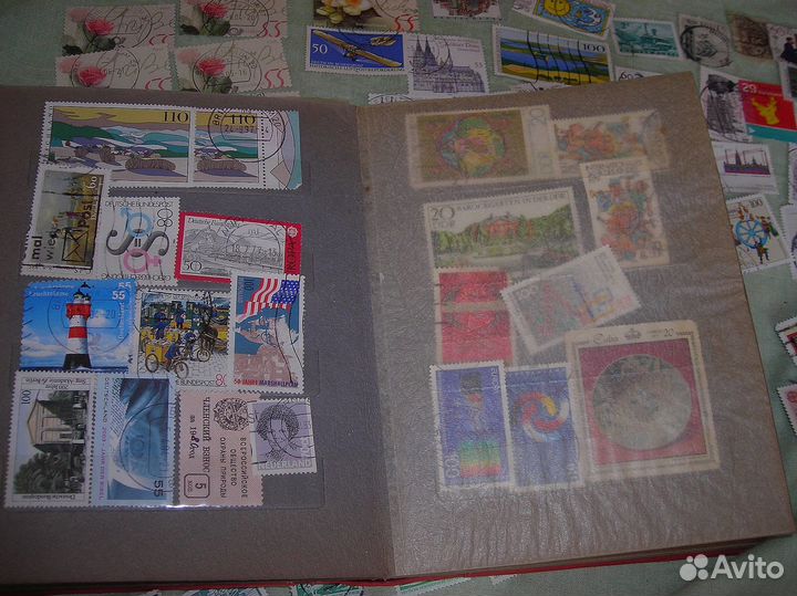 Марки в кляссере много СССР