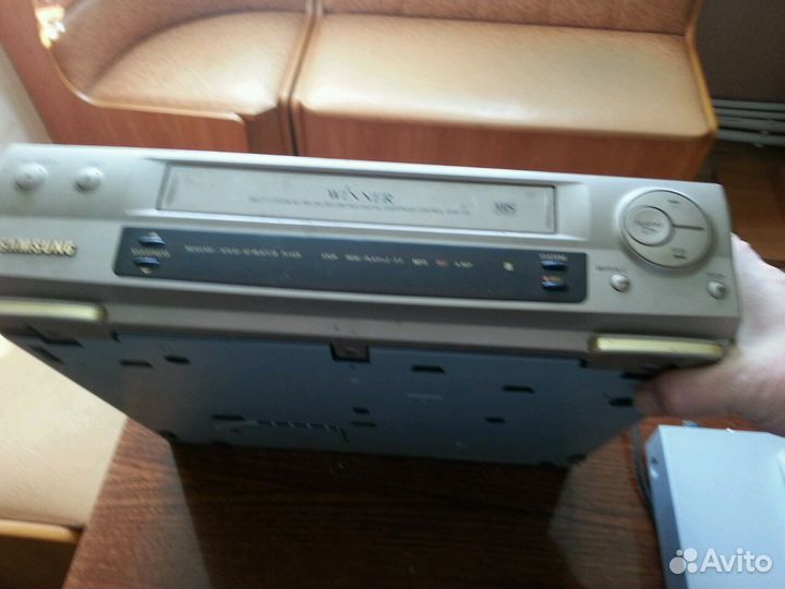 Видеомагнитофон