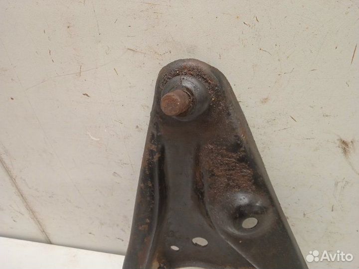 Рычаг передний правый Renault Logan 2 1.6 2016