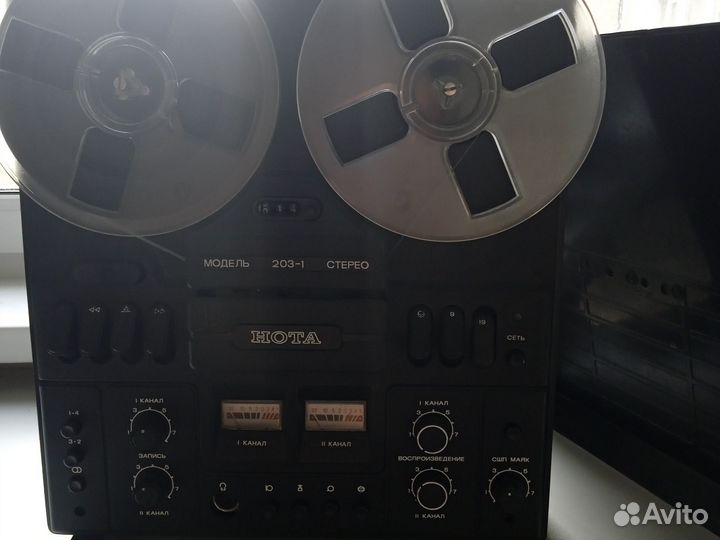 Катушечный магнитофон