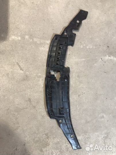 Накладка замка капота на Lexus ES 250,350