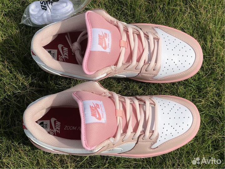 Nike SB Dunk Low Elite Pink