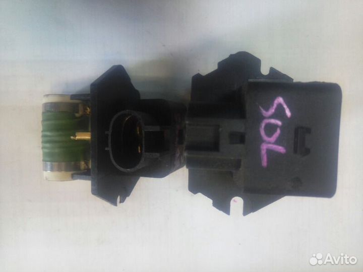 Реостат вентилятора охлаждения Hyundai Solaris