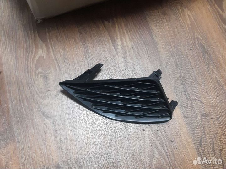 Заглушка в бампер Toyota Corona