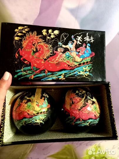 Сувенирный набор новогодних шаров- 2 шт