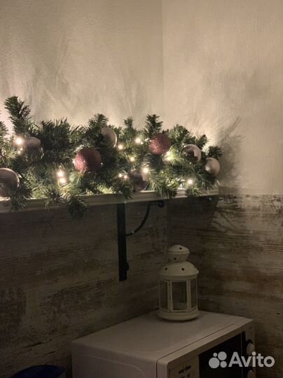 Елочные ветки искусственные, + игруши