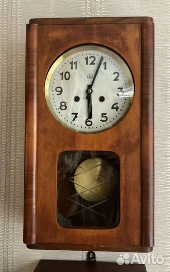 Старинные настенные часы 