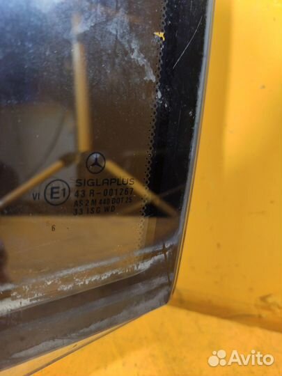 Стекло заднее левое на Mercedes-Benz W140
