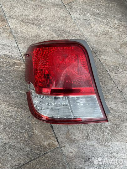 Фара задняя левая Toyota Axio