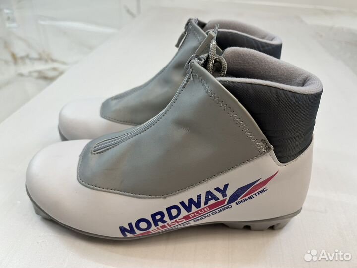 Лыжные ботинки Nordway 37.5 размер