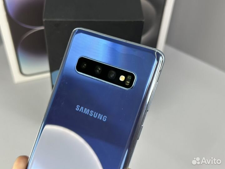 Samsung Galaxy S10, 8/128 ГБ