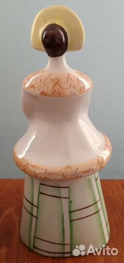 Статуэтка СССР Барышня с ведром