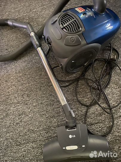 Пылесос LG 1600 W