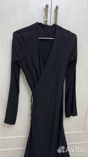 Платье на запах черное