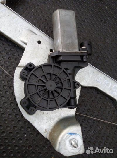 Стеклоподъемник передний правый Renault Duster