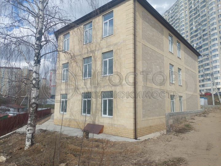 Сдам здание, 1365 м²