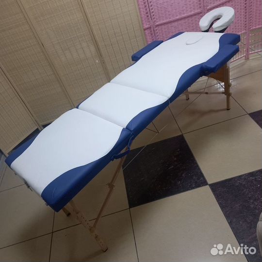 Массажный стол на деревянном каркасе