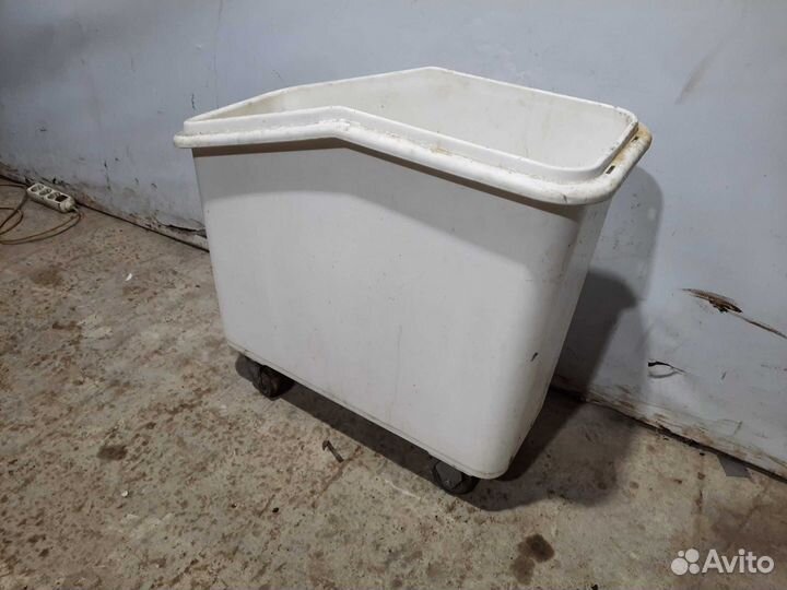 Бак на колесах полипропилен 35/54/70