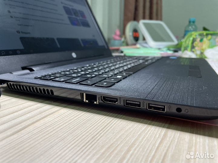 Ноутбук hp, сумка и мышь в подарок