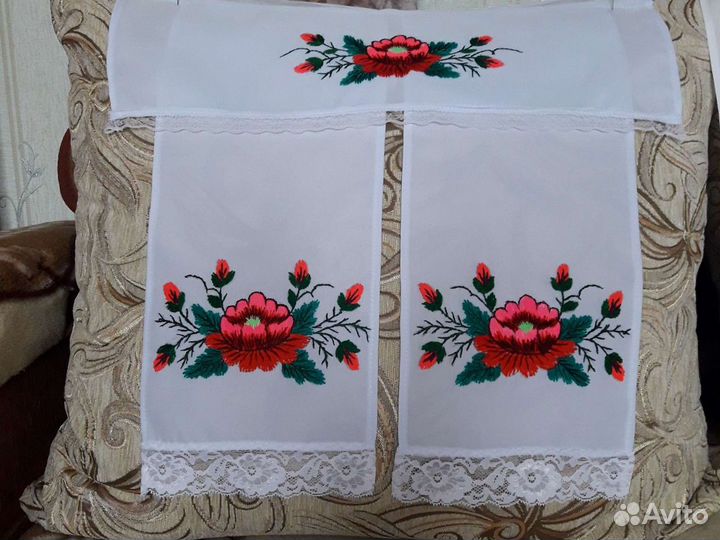 Вышитый рушник/божник/иконник - полотенце для икон