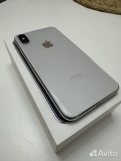 iPhone X, 64 ГБ