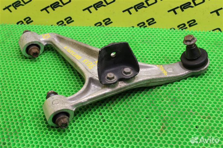 Рычаг подвески задний правый Nissan Skyline KV36