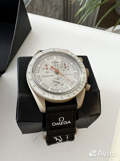 Часы Swatch omega mission to Jupiter