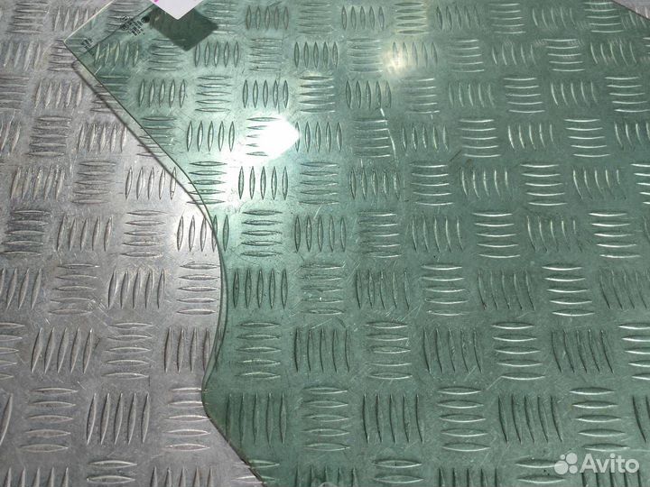 Стекло двери задней правой Volkswagen Passat B7