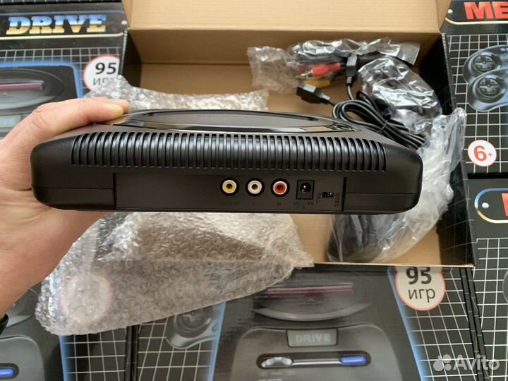 Sega Mega Drive 2 + 95 игр