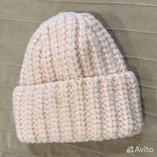 Теплая шапка крупной вязки