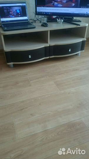 Тумба под телевизор и шкаф