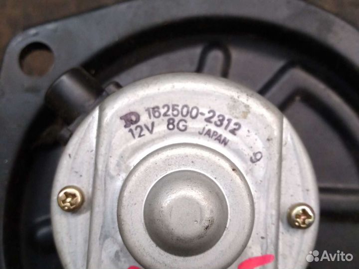 Mitsubishi Pajero I вентилятор печки