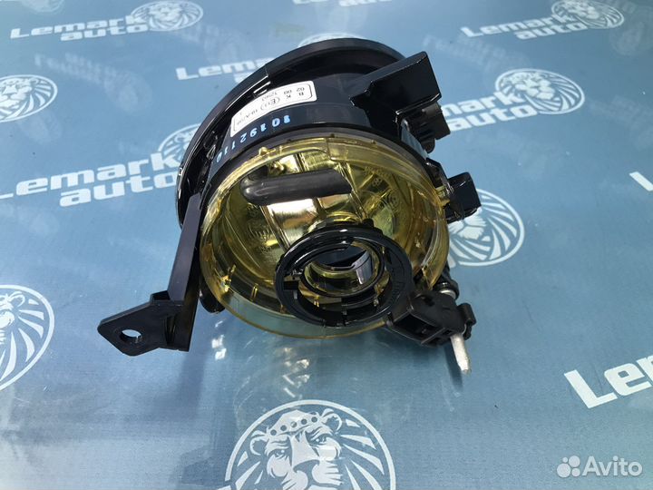 Фара противотуманная левая Volkswagen Golf 6