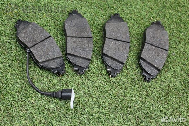 Колодки тормозные перед. С датч. износа (3C069815
