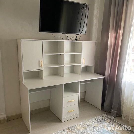 Письменный стол для школьника