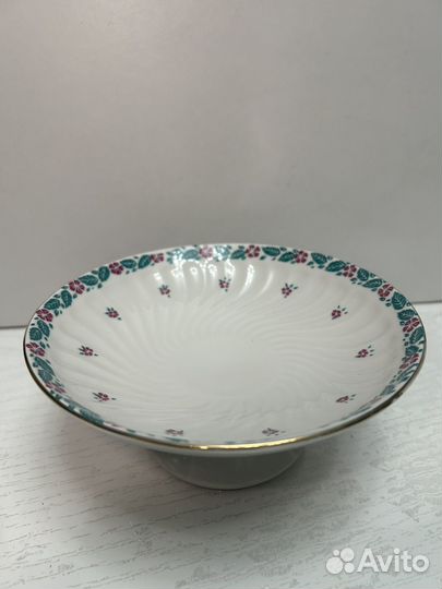 Конфетница на ножке фарфор лфз