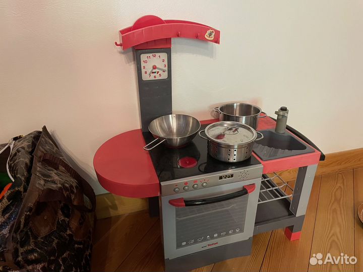 Игрушки (кухня, магазин, парикмахерская, кроватка)