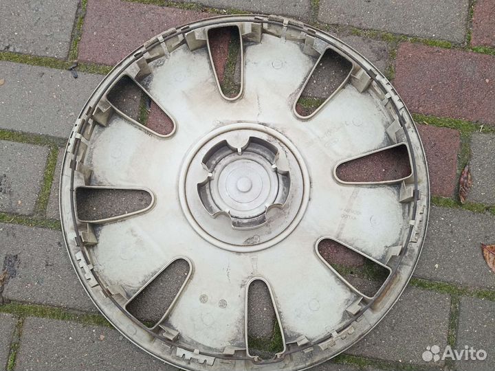 Декоративный колпак на колесо