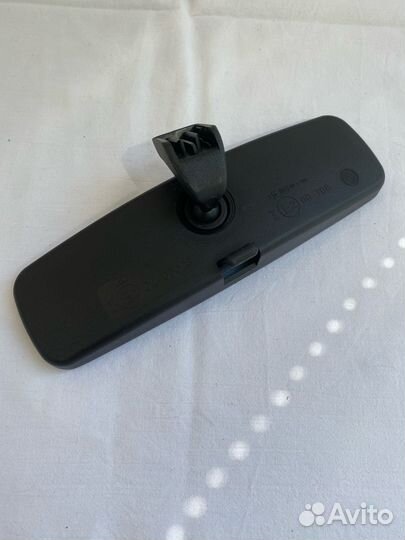 Салонное зеркало заднего вида