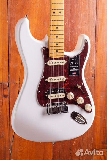 Fender American Ultra Stratocaster HSS Arctic Pear