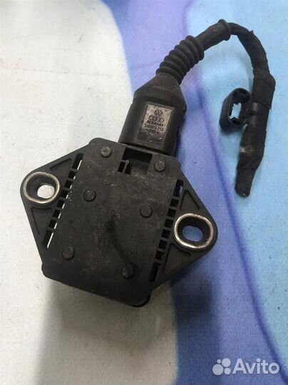 Датчик ускорения 8E0907637A