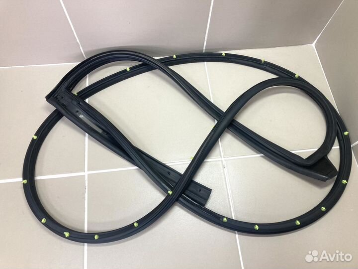 Уплотнитель задней левой двери Chery Tiggo 4