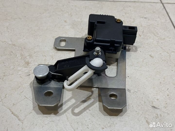 Активатор замка багажника VAG