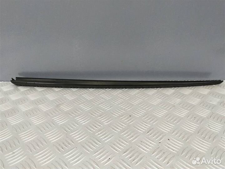 Молдинг стекла лобового Audi A6 C7 4G0854327B