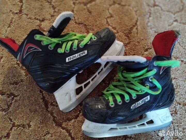 Хоккейные коньки bauer vapor x300, размер 37,5